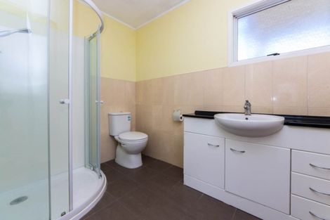 Photo of property in 25 Katrina Place, Massey, Auckland, 0614
