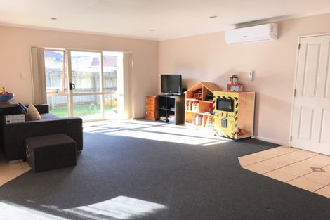 Photo of property in 29 Scotts Field Drive, Takanini, 2112