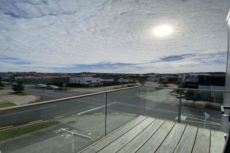 Photo of property in 21 Tahingamanu Road, Hobsonville, Auckland, 0616