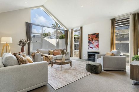 Photo of property in 19 English Oak Drive, Schnapper Rock, Auckland, 0632