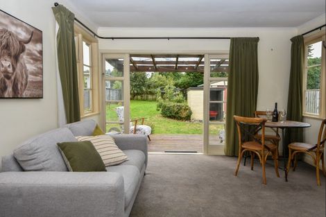 Photo of property in 2 Kent Street, Carterton, 5713
