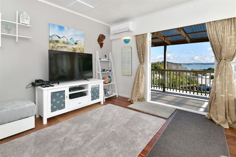 Photo of property in 4a Kathy Terrace, Stanmore Bay, Whangaparaoa, 0932