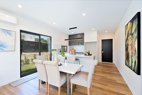 Photo of property in 21c Barron Drive, Green Bay, Auckland, 0604