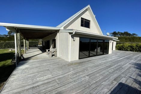 Photo of property in 2 Arthur Road, Paraite, New Plymouth, 4373
