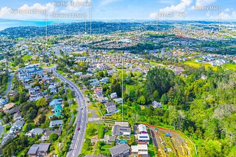 Photo of property in 1/1032 East Coast Road, Fairview Heights, Auckland, 0630