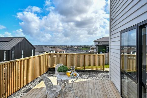 Photo of property in 23 Nola Dawn Avenue, Papakura, 2110