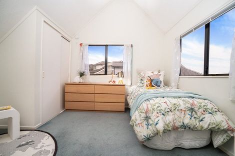 Photo of property in 9 Kapil Grove, Khandallah, Wellington, 6035