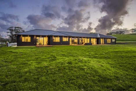 Photo of property in 1 Piwari Lane, Taupaki, 0782