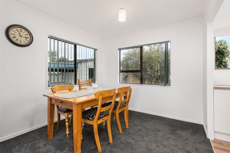 Photo of property in 25 Clearview Heights, Ranui, Auckland, 0612