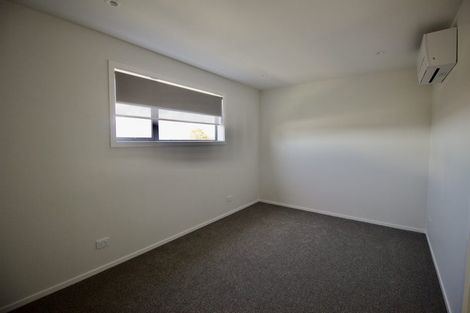 Photo of property in 2/94 Target Road, Totara Vale, Auckland, 0629