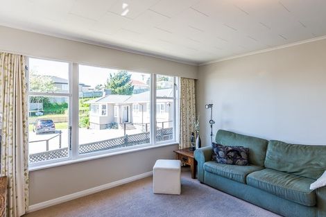 Photo of property in 36 Horokiwi Road West, Newlands, Wellington, 6037