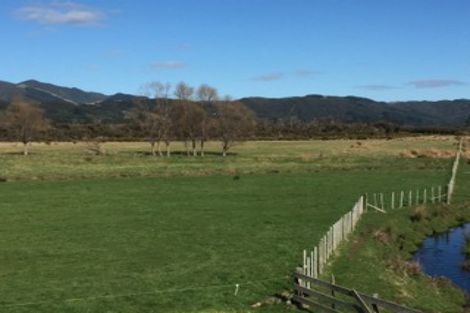 Photo of property in 242 Wallaceville Road, Wallaceville, Upper Hutt, 5371