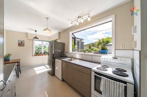 Photo of property in 87 Seddon Street, Naenae, Lower Hutt, 5011