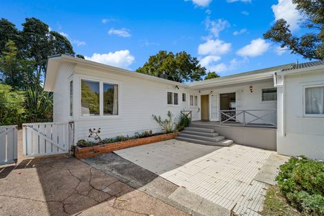 Photo of property in 27 Camelot Place, Glenfield, Auckland, 0629