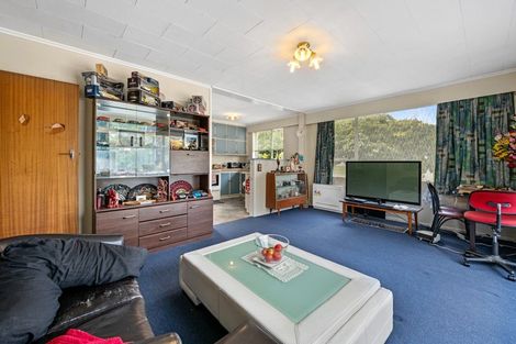 Photo of property in 1 Monterey Place, Totara Park, Upper Hutt, 5018