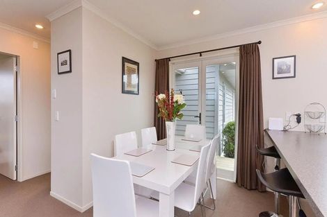 Photo of property in 31 Mcewen Crescent, Riverstone Terraces, Upper Hutt, 5018