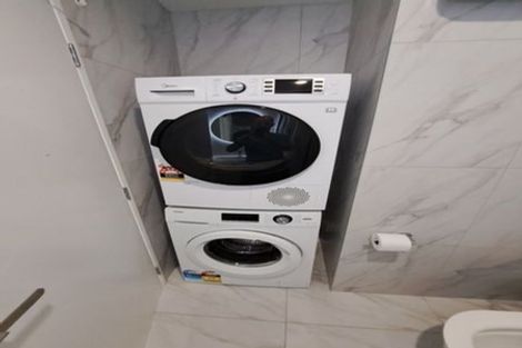 Photo of property in 3/6 Kereru Street, Henderson, Auckland, 0612