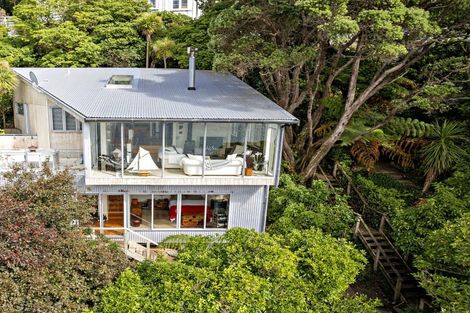 Photo of property in 36a Fortification Road, Karaka Bays, Wellington, 6022