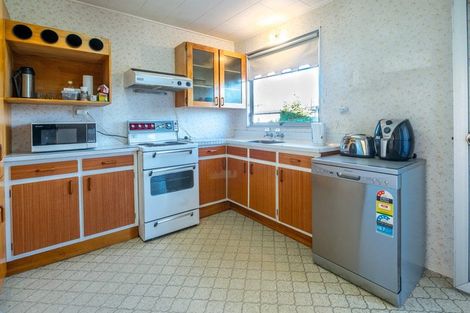 Photo of property in 22 Freyberg Avenue, Tamatea, Napier, 4112