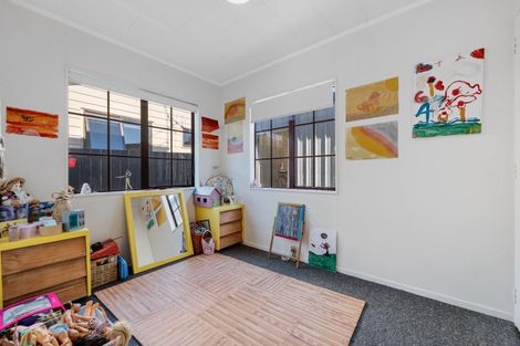 Photo of property in 16a Simpson Road, Papamoa Beach, Papamoa, 3118