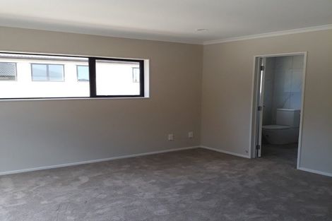 Photo of property in 13 Casheltown Way, Flat Bush, Auckland, 2019