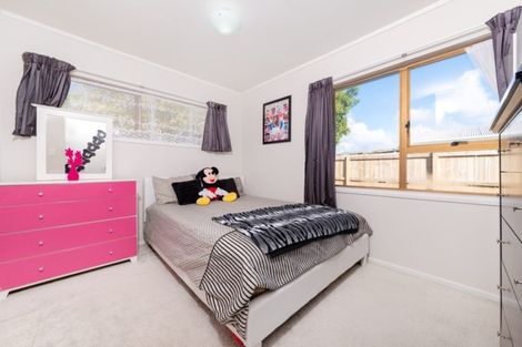 Photo of property in 9a/1 Tawa Road, Te Atatu Peninsula, Auckland, 0610