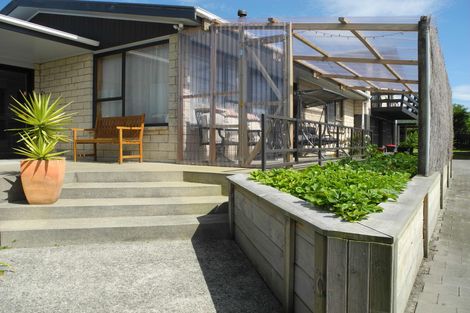 Photo of property in 12 Timaru Road, Waimate, 7924