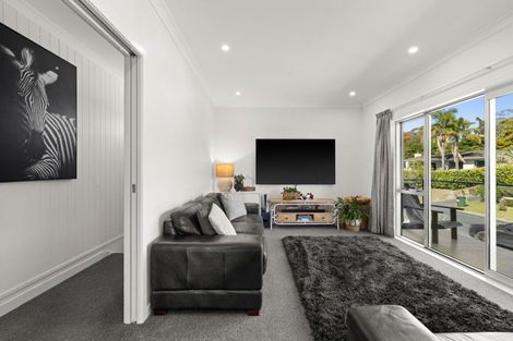 Photo of property in 37 Tauroa Road, Havelock North, 4130