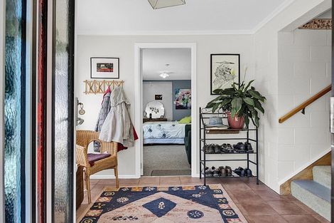 Photo of property in 39 Awanui Street, Merrilands, New Plymouth, 4312