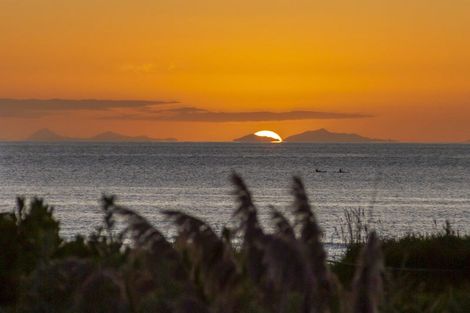 Photo of property in 68 Marine Parade, Paraparaumu Beach, Paraparaumu, 5032