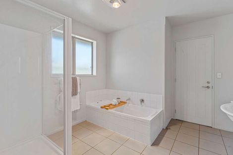 Photo of property in 51 Rolleston Drive, Rolleston, 7614