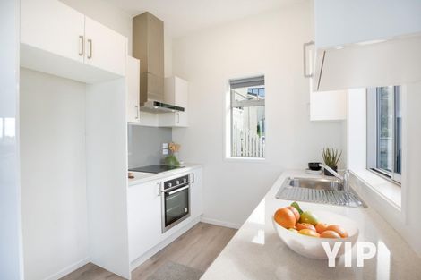 Photo of property in 4b Sunhaven Drive, Newlands, Wellington, 6037