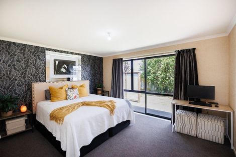 Photo of property in 10 Boston Parade, Kelvin Grove, Palmerston North, 4414