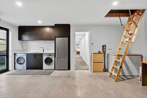 Photo of property in 14 Webber Street, Cambridge, 3434