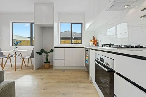 Photo of property in 48u2 Heath Street, Saint Andrews, Hamilton, 3200