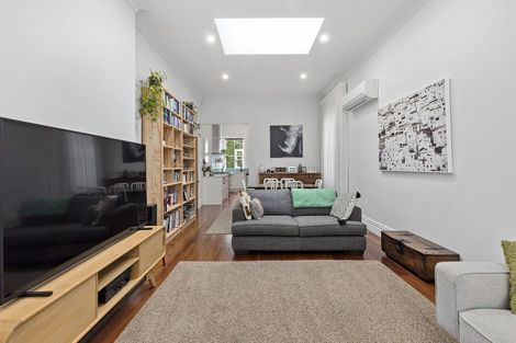 Photo of property in 17 Myrtle Crescent, Mount Cook, Wellington, 6021