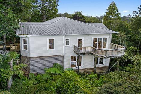 Photo of property in 4 Kereru Grove, Greenhithe, Auckland, 0632