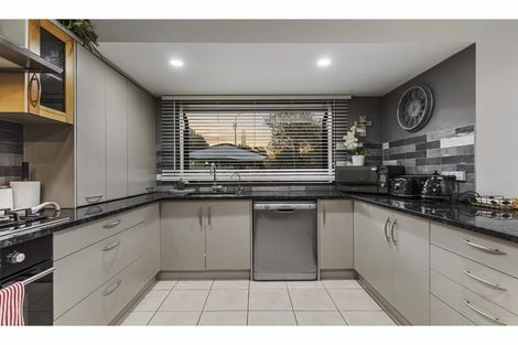 Photo of property in 129 Alfriston Road, Manurewa, Auckland, 2105