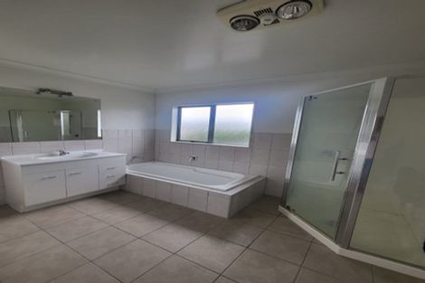 Photo of property in 61c Kayes Road, Pukekohe, 2120