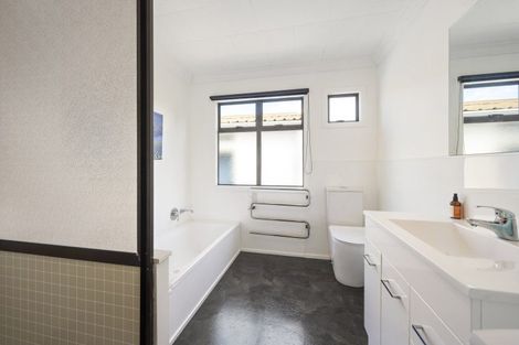Photo of property in 1/27 Candu Lane, Kinloch, Taupo, 3377