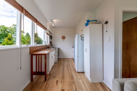 Photo of property in 40 Gill Avenue, Te Atatu Peninsula, Auckland, 0610