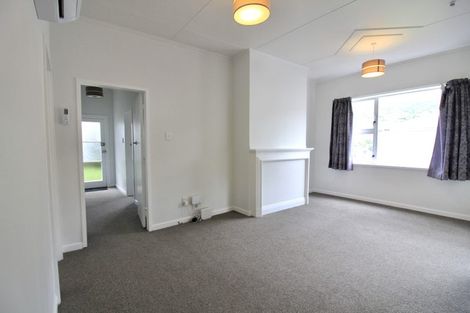 Photo of property in 18 Tamar Street, Island Bay, Wellington, 6023