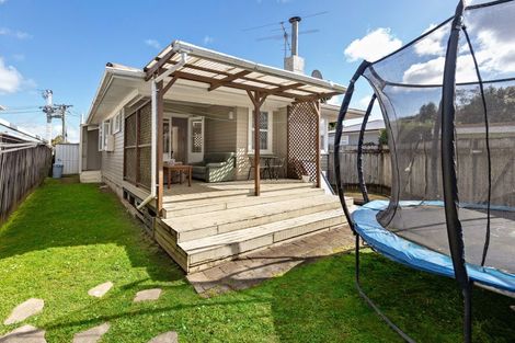 Photo of property in 5 Challinor Street, Pakuranga, Auckland, 2010