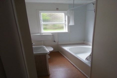 Photo of property in 12 Huntingdon Street, Northland, Wellington, 6012