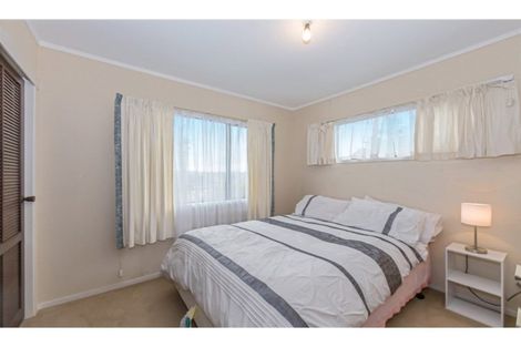 Photo of property in 2/66 Ocean View Road, Northcote, Auckland, 0627