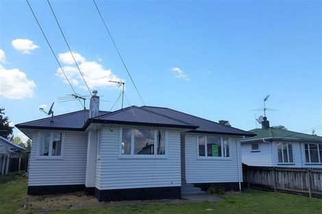 Photo of property in 27 Hill Crescent, Papakura, 2110
