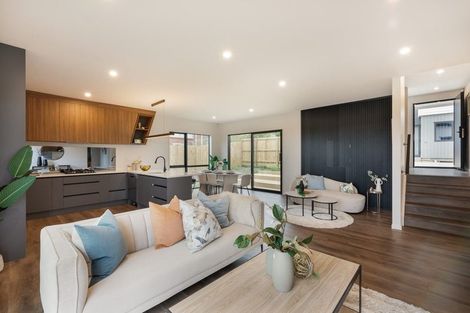 Photo of property in 39c Target Road, Totara Vale, Auckland, 0629