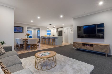 Photo of property in 6 Stunsail Lane, Whitby, Porirua, 5024