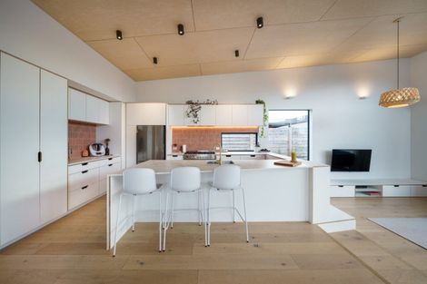 Photo of property in 17 Doug Ledgerwood Drive, Wanaka, 9305