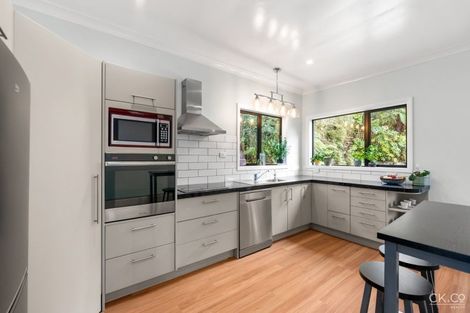 Photo of property in 24 Miromiro Road, Normandale, Lower Hutt, 5010